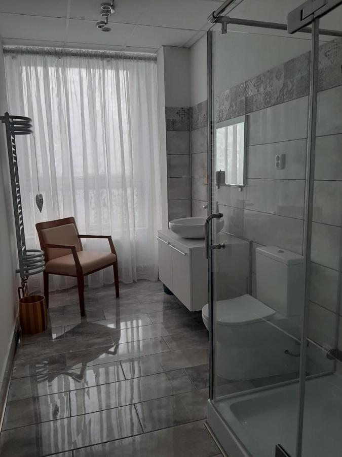 Zluty Apartman A6 V Chomutove Apartment Ngoại thất bức ảnh